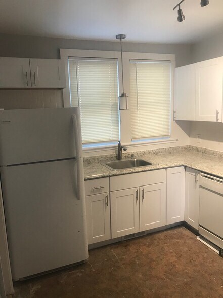 Primary Photo - 415 4th St SE