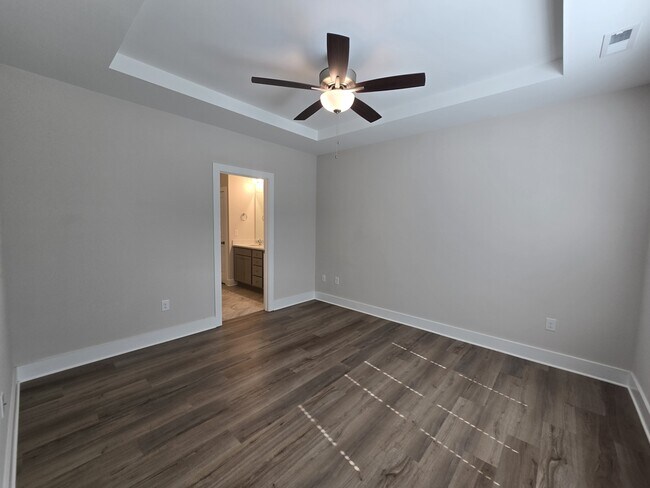 Building Photo - 807 Pryor St