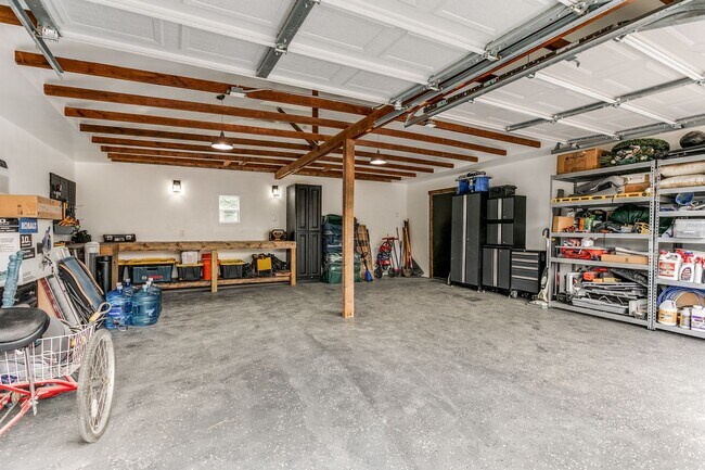 Building Photo - 1004 Edison Dr