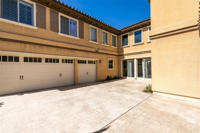 Building Photo - 2713 Cyrano St