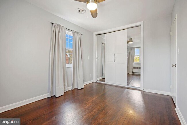Building Photo - 1418 Dogwood Dr