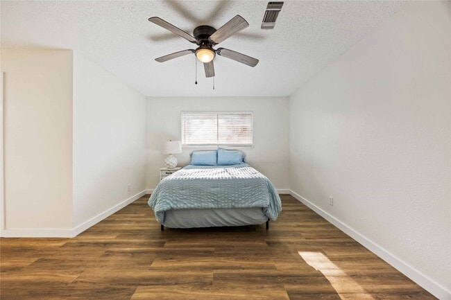 Building Photo - 12418 A Bar Dr