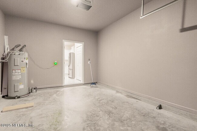 Building Photo - 957 Observatory Pkwy