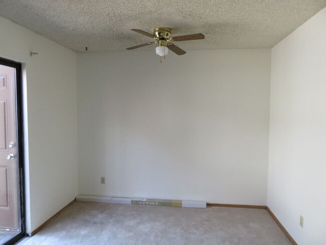 Building Photo - Two story 2 bedroom townhome centrally loc...