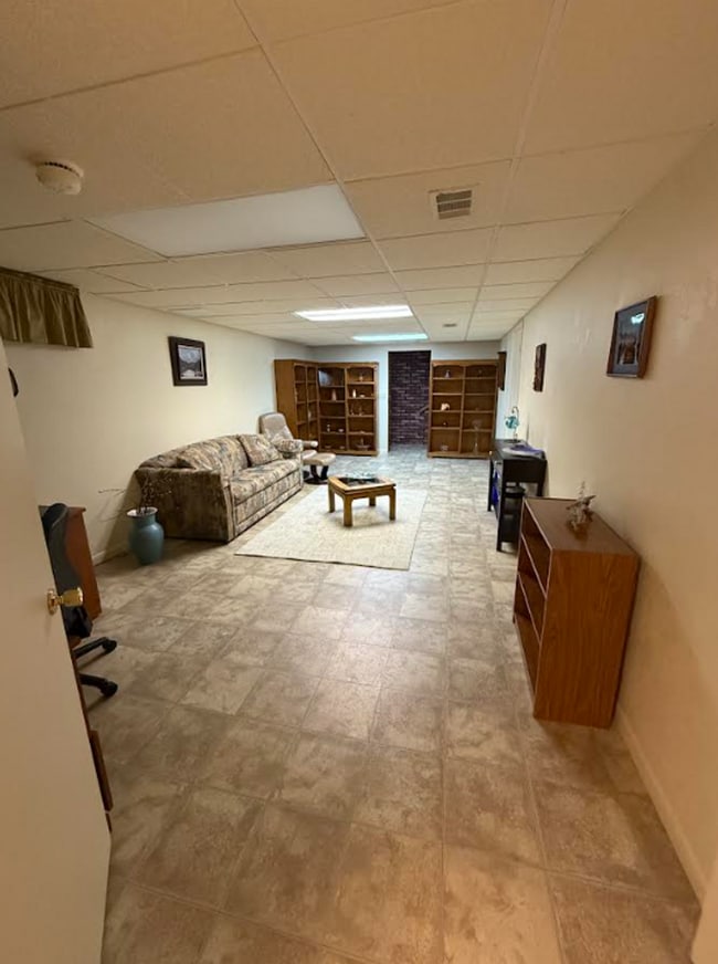 Building Photo - Beautiful 3 Bed, 2 Bath Stand-Alone Home | Furnished or Unfurnished Options