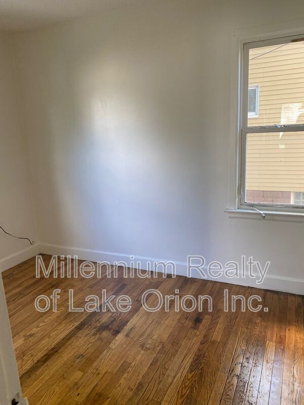 Building Photo - 78 E Fairmount Ave