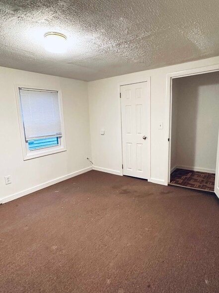 Bedroom 3 w/ closet - 18 Hewett St