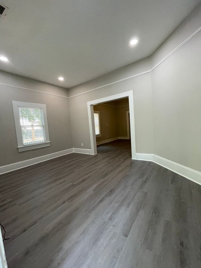 Building Photo - AMAZING 3br/2ba NEW RENOVATION IN ATLANTA!...