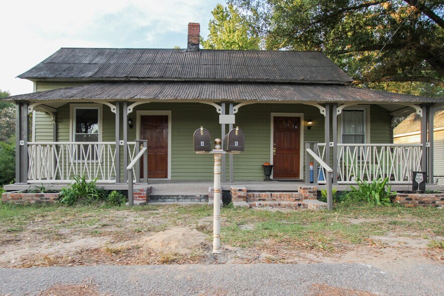 Building Photo - 546 Shull St