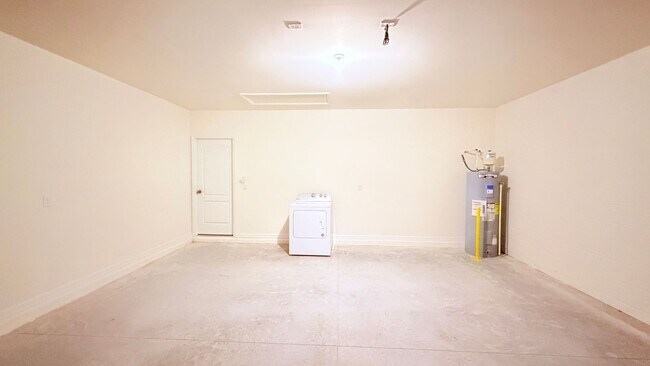 Building Photo - Brand New 3BR Home in Haines City | Washer & Dryer + HOA Community