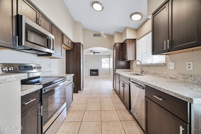 Building Photo - 8833 W Puget Ave