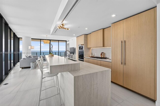 Building Photo - 900 N Ocean Blvd