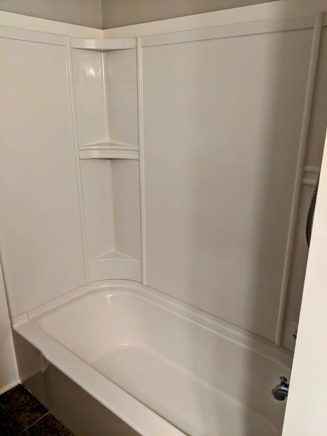 Building Photo - Charming Home Available Now!