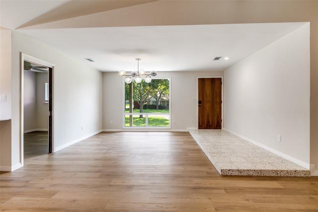 Building Photo - 3837 Clubway Ln