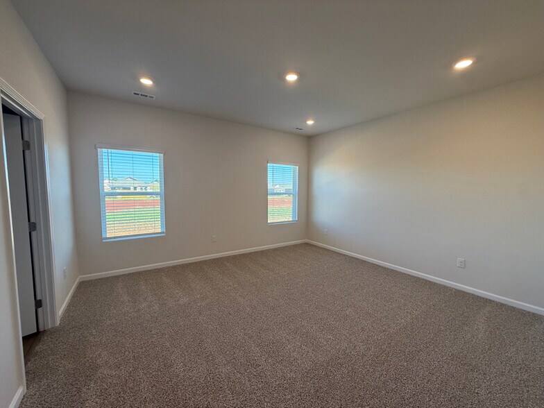 Building Photo - 157 Keller Dr