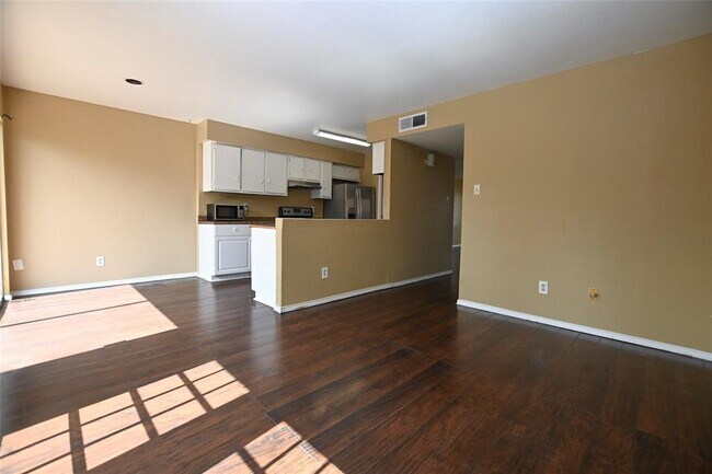 Building Photo - 5800 Lumberdale Rd