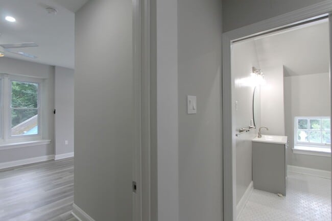 Building Photo - Stunning House on the Grounds of the Awbury Arboretum (3BD/2.5BT)