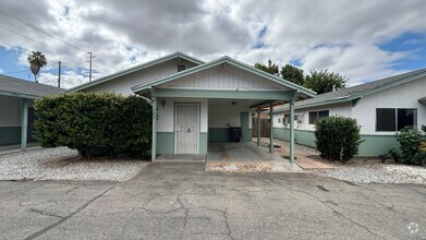 Building Photo - Cozy Cottage In Private Neighborhood