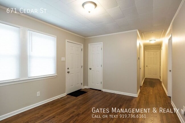 Building Photo - 671 Cedar St