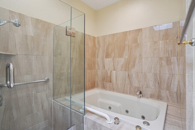 Building Photo - 29 Lakeshore Dr