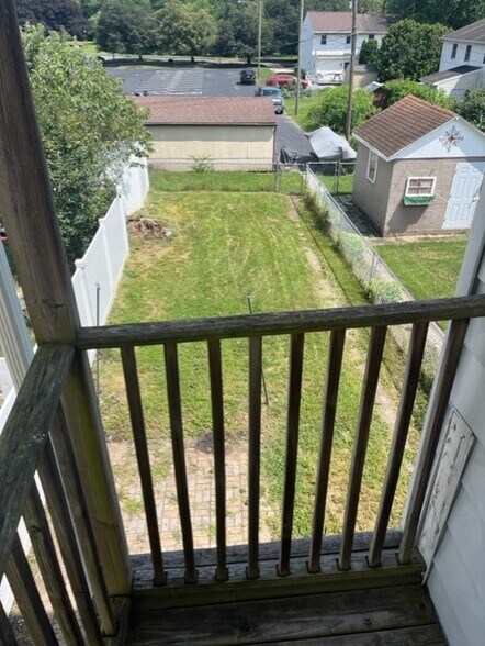 Building Photo - 346 S Catherine St
