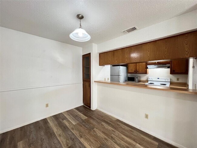 Building Photo - 10616 Mellow Meadow Dr