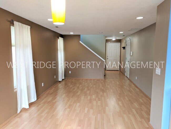 Building Photo - 519 SW 207th Ave