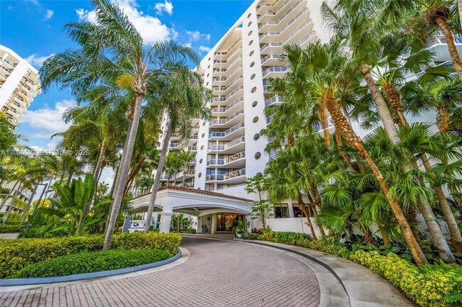 Building Photo - 3610 Yacht Club Dr