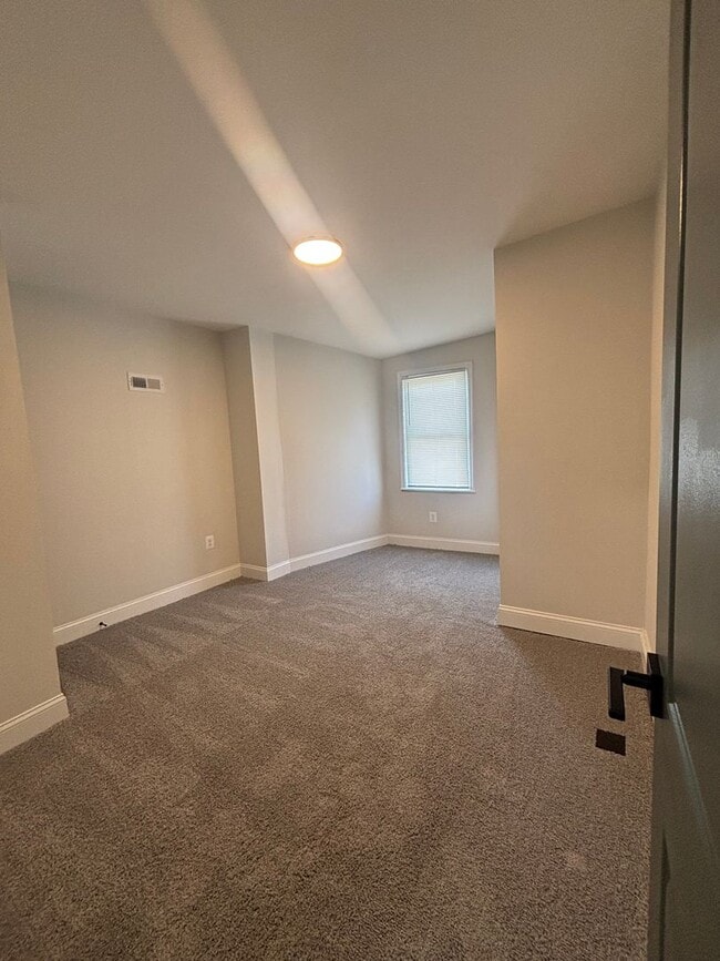 Building Photo - Newly Renovated 4BR Home in East Baltimore – Perfect for Families or Professionals!
