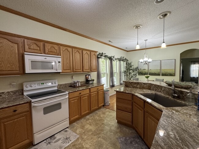 Building Photo - 110 Oglehili Trace