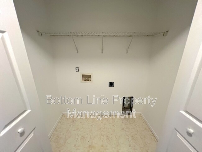 Building Photo - 10957 Dry Stone Dr