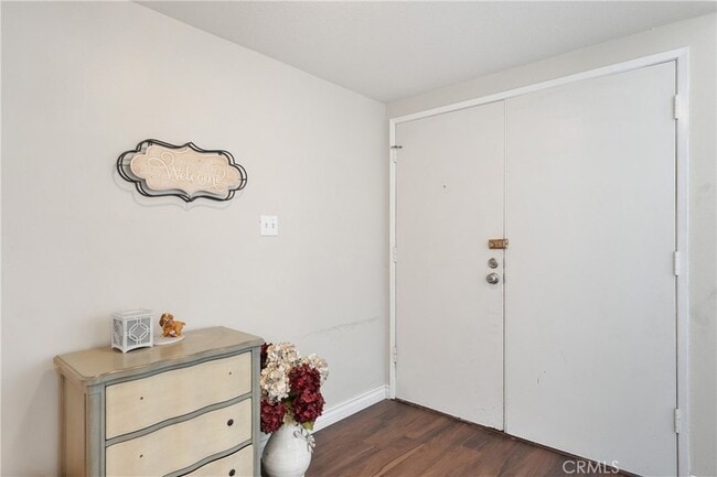 Building Photo - 215 E Navilla Pl