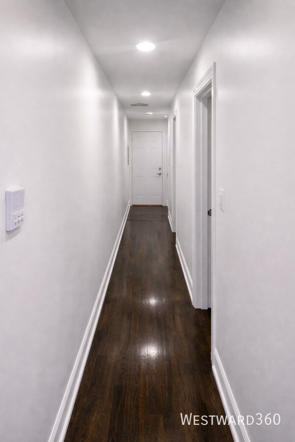 Building Photo - 660 Clyde-3N