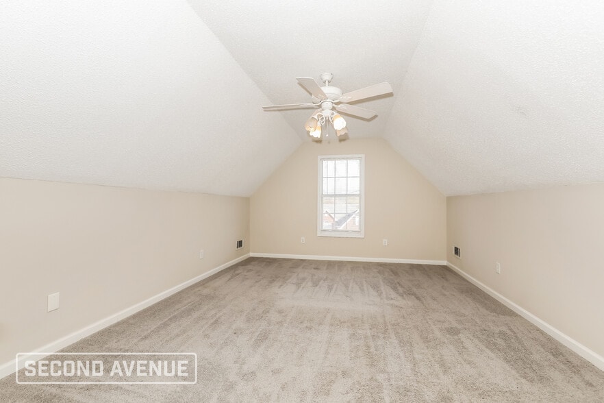 Building Photo - 1008 Maria Dr