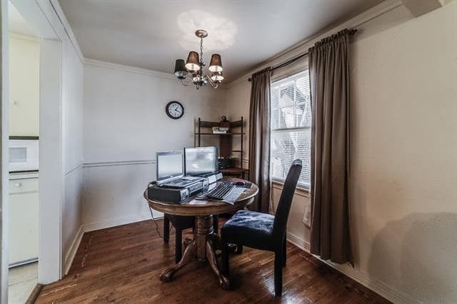 Building Photo - 214 University Ave