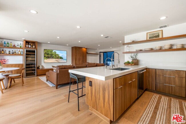 Building Photo - 4405 Costa De Oro