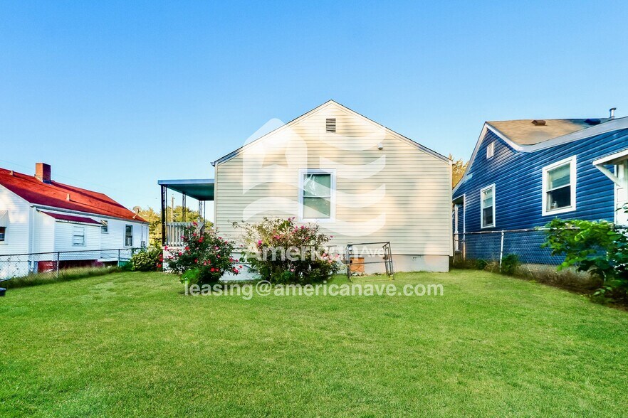 Building Photo - 1038 Lincoln Ave