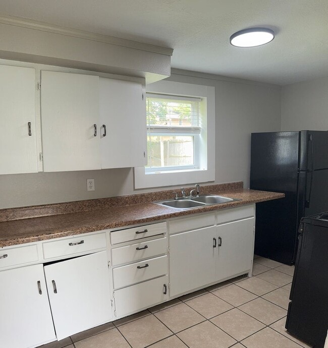 Building Photo - 408 Grove - Grv