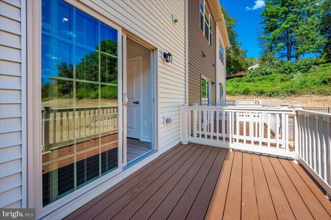 Building Photo - 19822 Habitat Ter