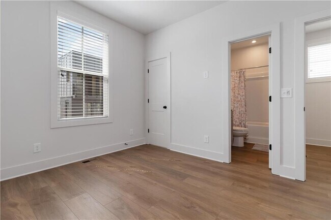 Building Photo - 964 Bibbs Circle NW