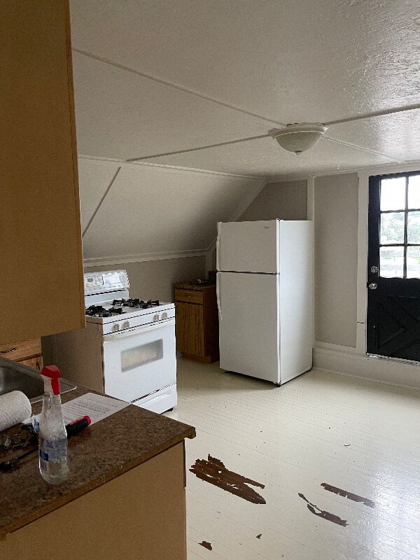 Building Photo - 225 S Maple Ave