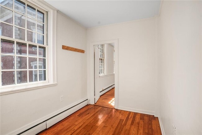 Building Photo - 14 Elm St