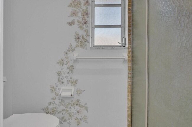 Building Photo - 313 NW 42nd St