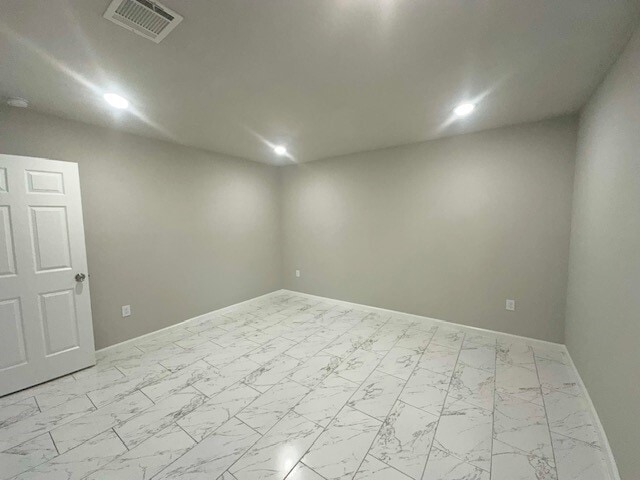 Building Photo - 9013 Lugary Dr