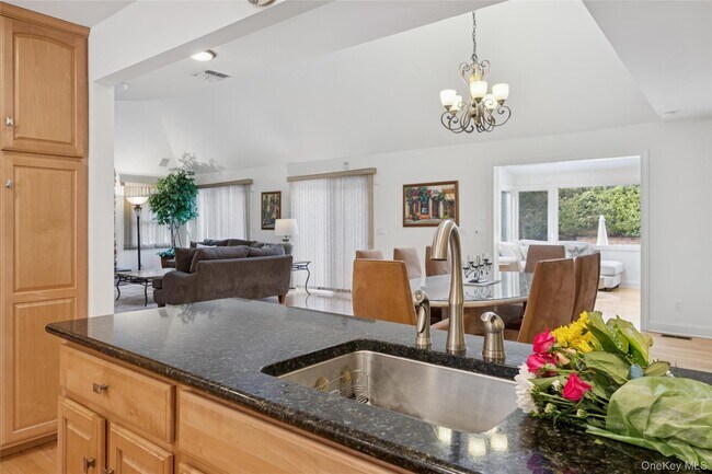 Building Photo - 126 Malloy Dr