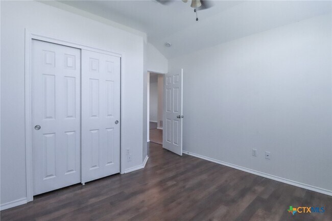 Building Photo - 7819 Bridgepointe Dr
