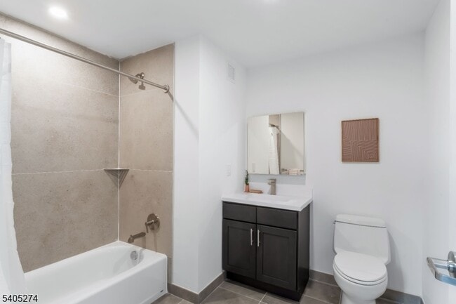 Building Photo - 10 Commerce Ct