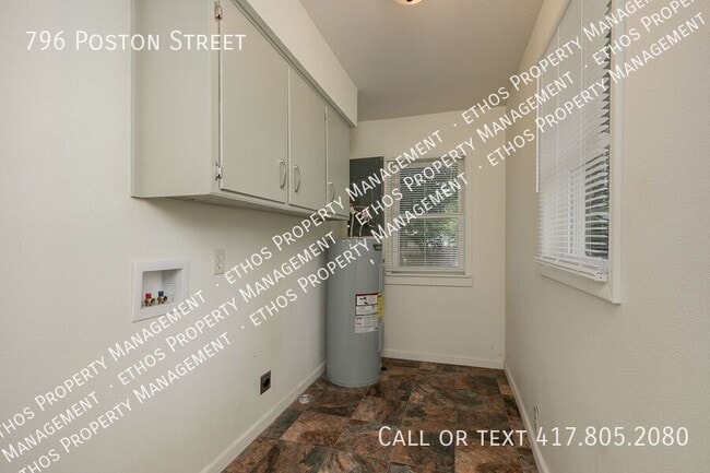 Building Photo - 796 Poston St