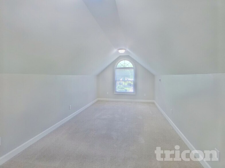 Building Photo - 4407 Gladwood Ln