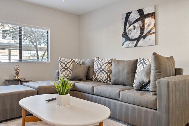 Building Photo - 15 W Villa Rita Dr